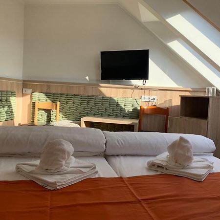 Varfal Wellness Panzio Pécs Extérieur photo