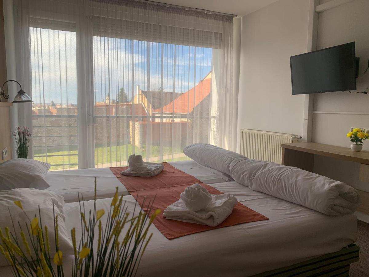 Varfal Wellness Panzio Pécs Extérieur photo