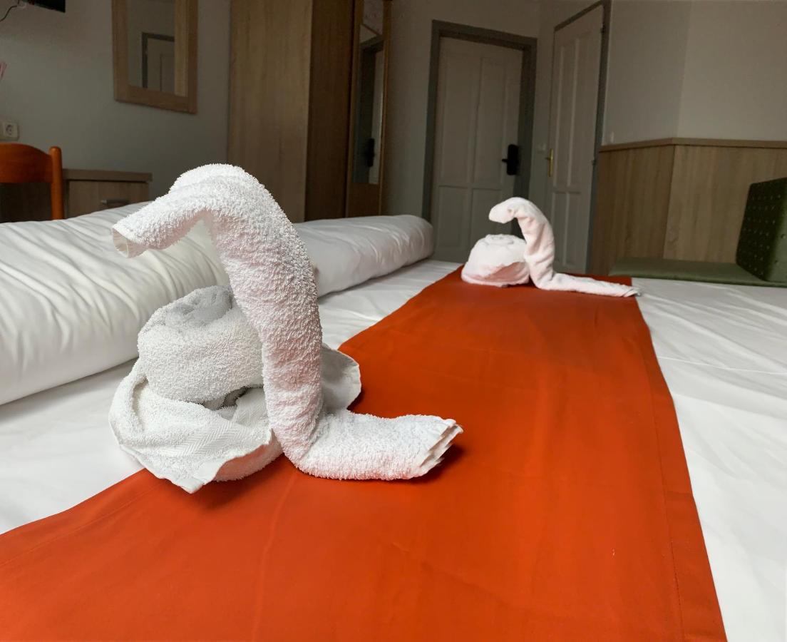 Varfal Wellness Panzio Pécs Extérieur photo