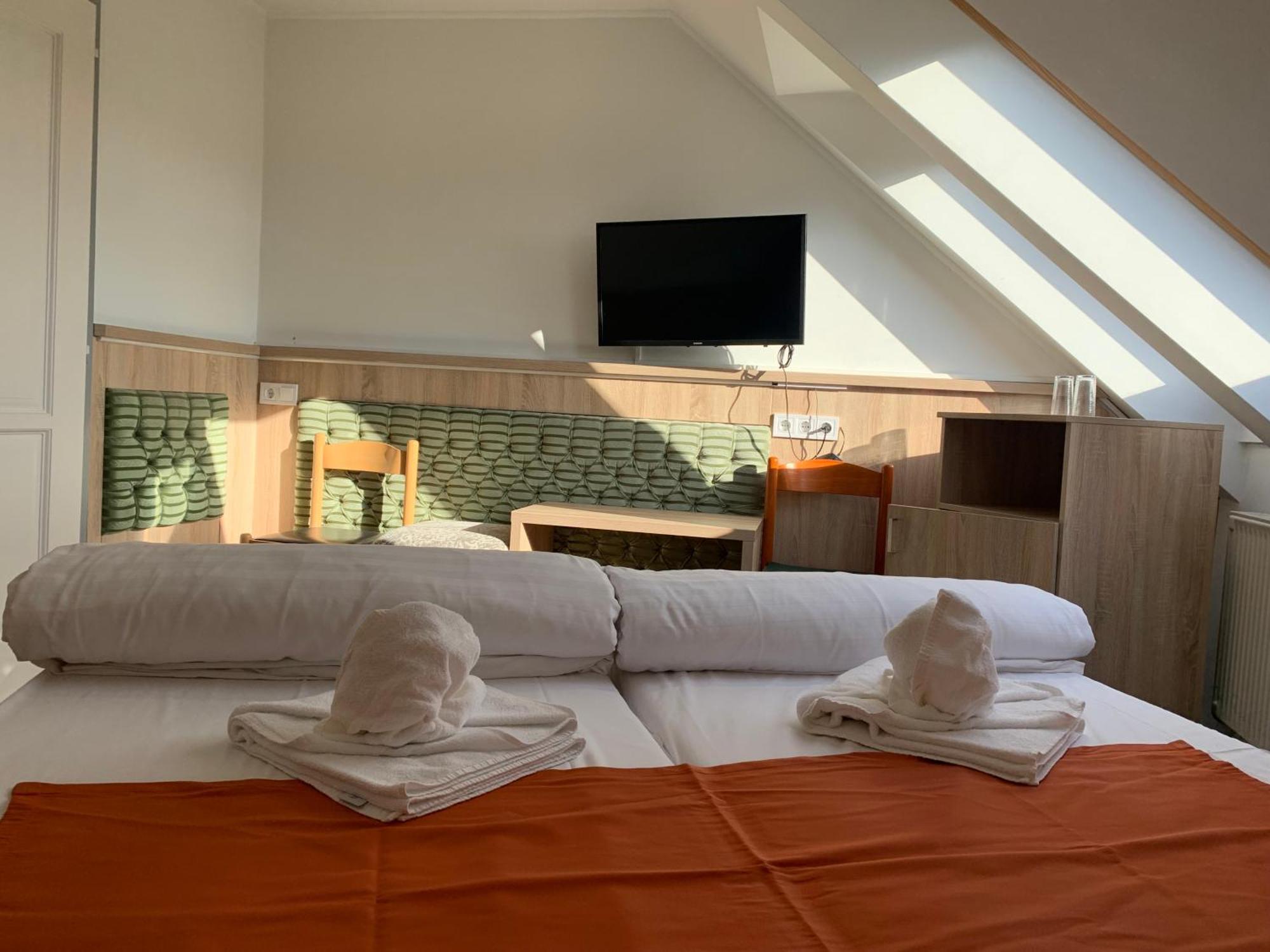 Varfal Wellness Panzio Pécs Extérieur photo